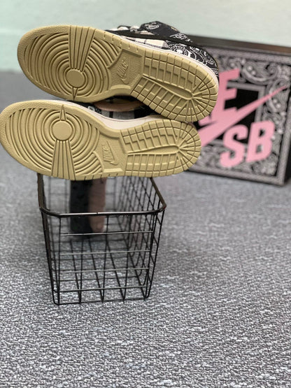 Nike Dunk Low Premium QS SB x Travis Scott "Cactus Jack"