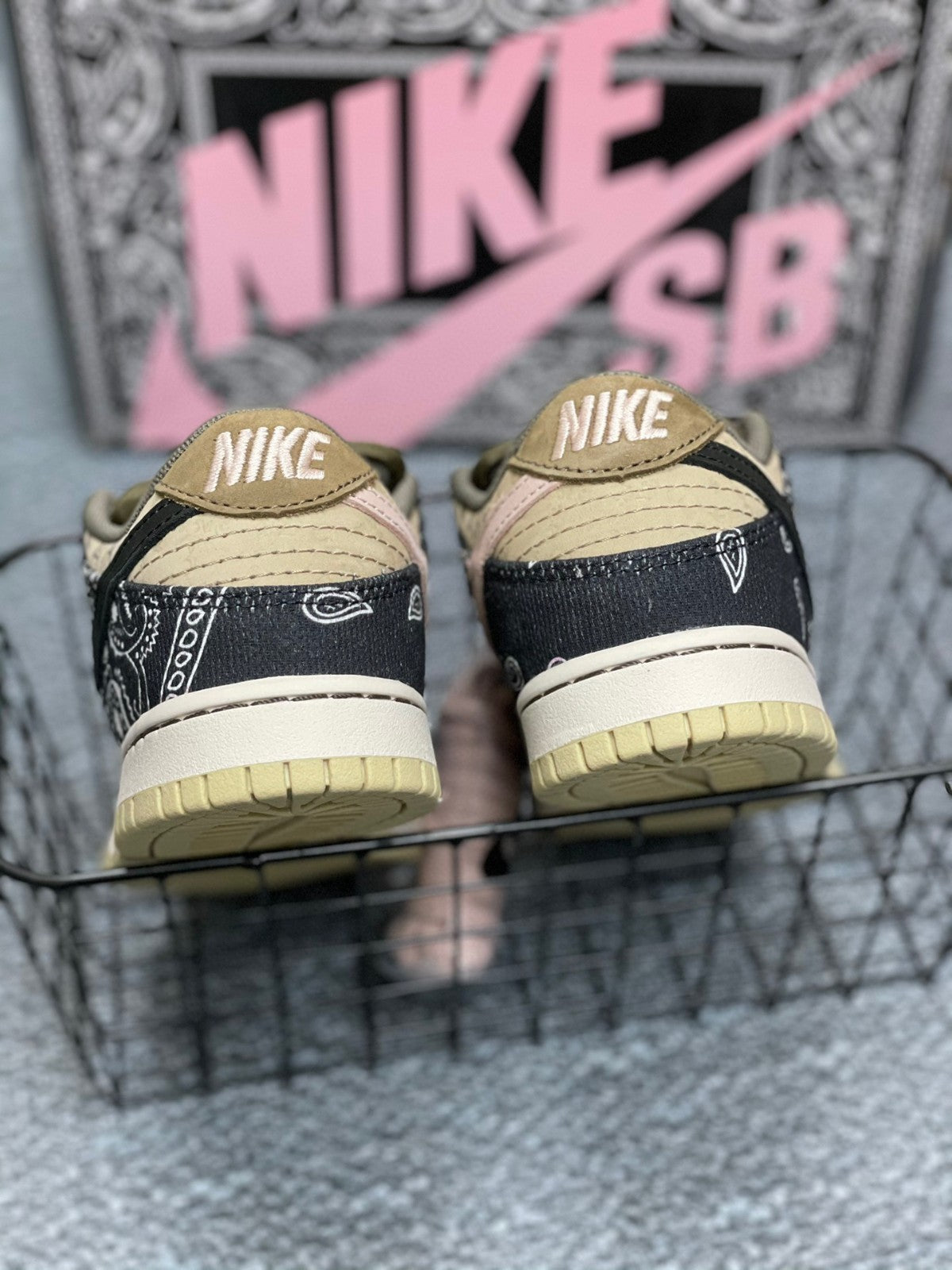 Nike Dunk Low Premium QS SB x Travis Scott "Cactus Jack"