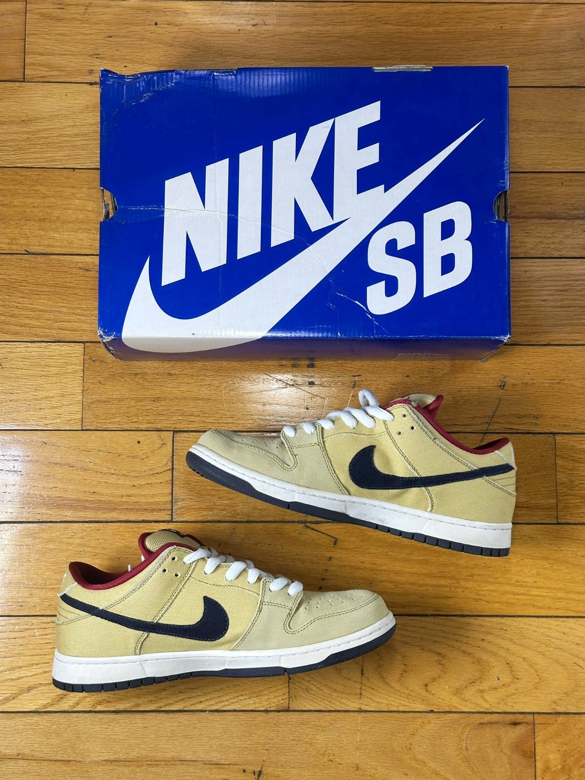 💥 RARE SB!💥 Nike SB Gold Dust Dunk low (only 2 pairs online anywhere!) pro box