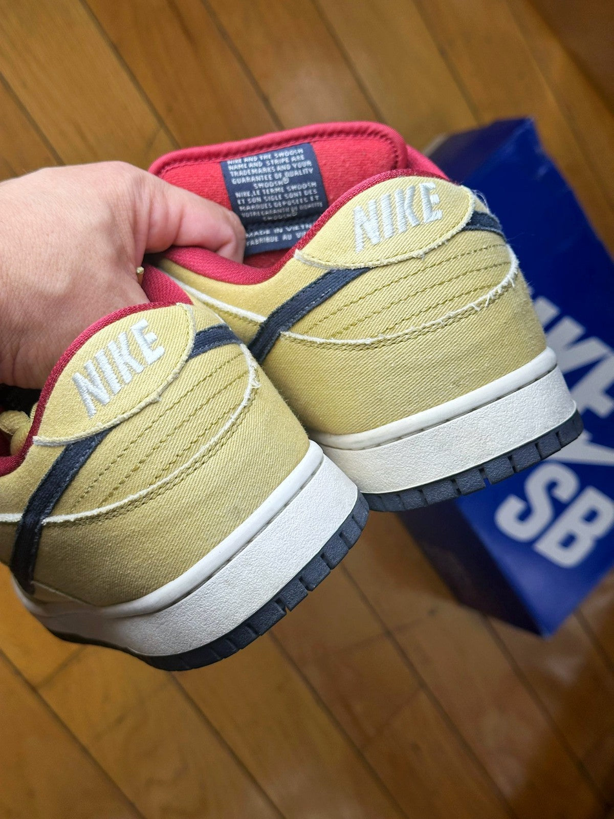 💥 RARE SB!💥 Nike SB Gold Dust Dunk low (only 2 pairs online anywhere!) pro box